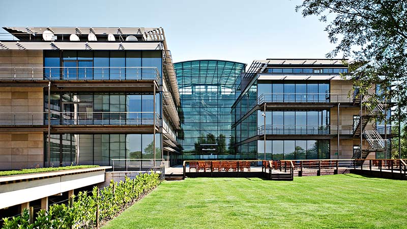 Cisco Reports First Quarter Earnings